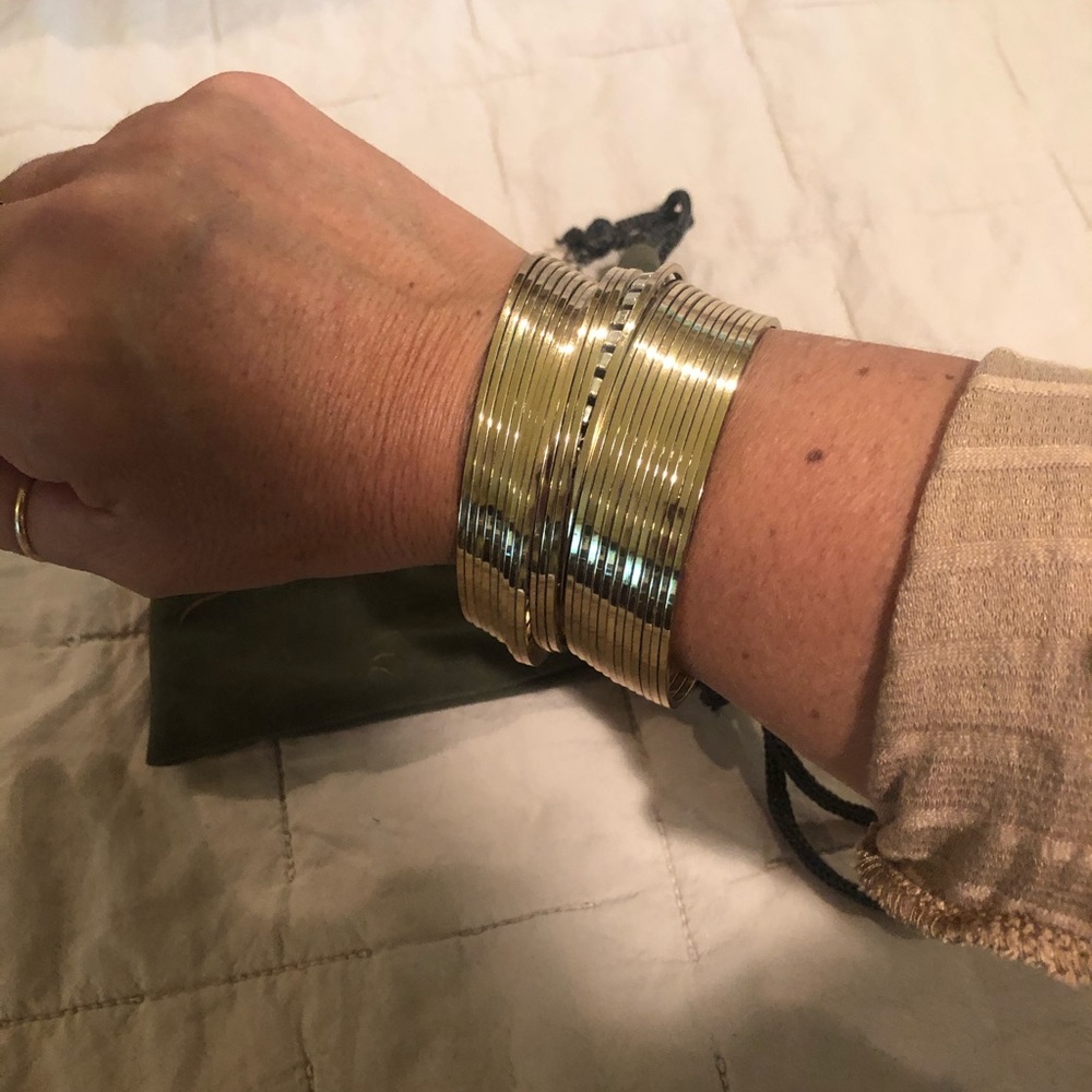 Gold bangles - Picture 2 of 3